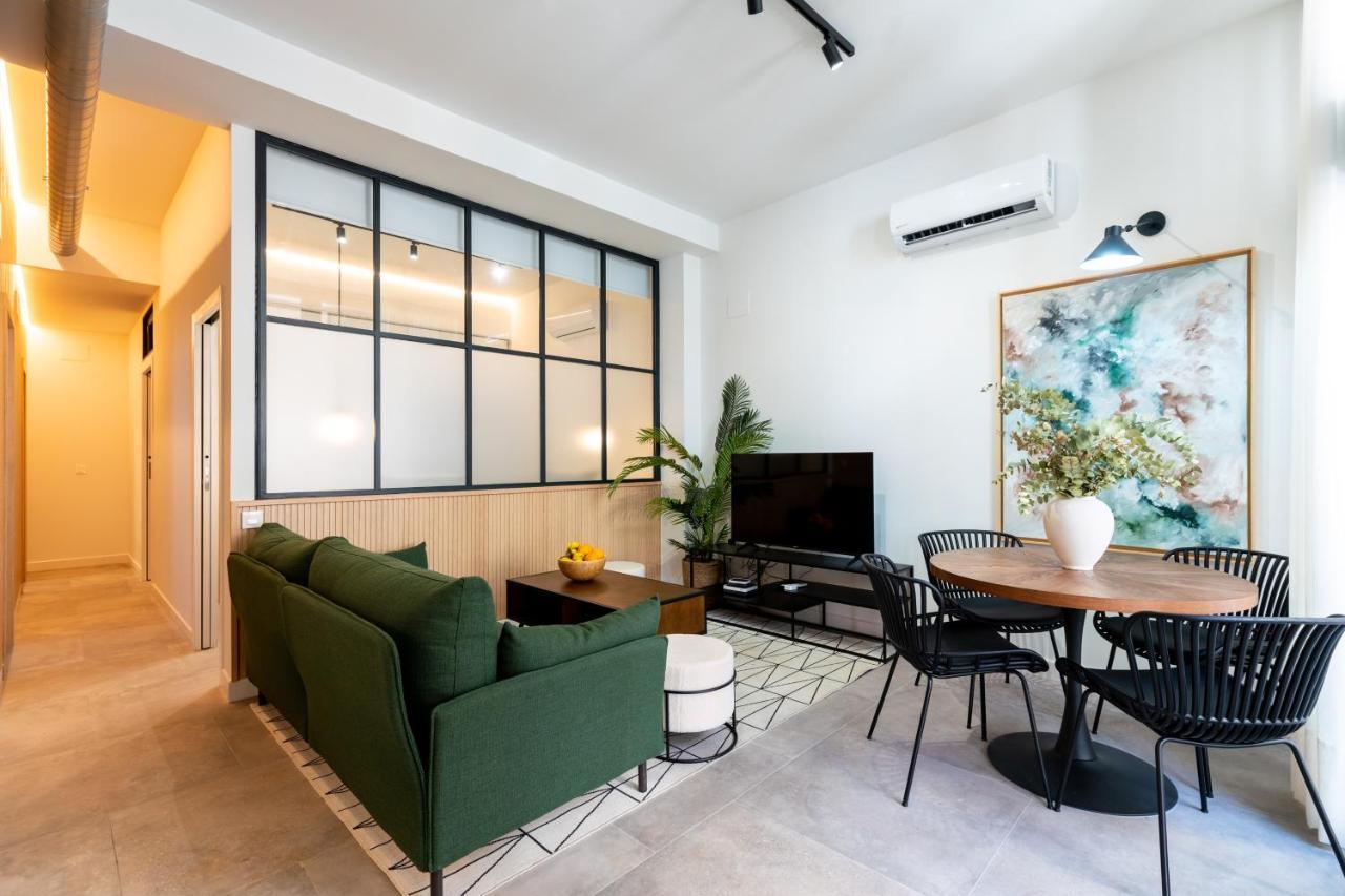 Cv Brand New 2br Triana By Covadon Street * Siviglia